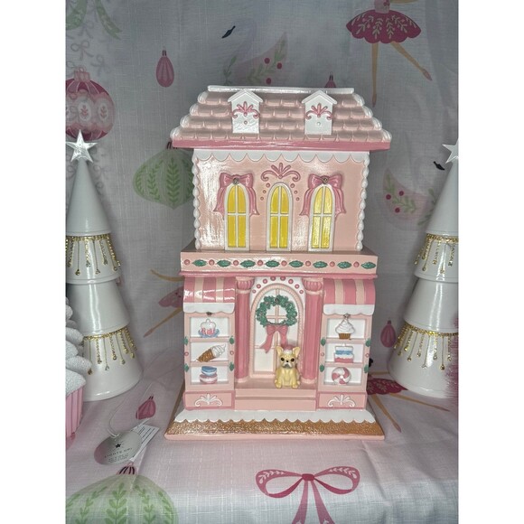 Pink Bow Gingerbread House with LED lights - Picture 1 of 7